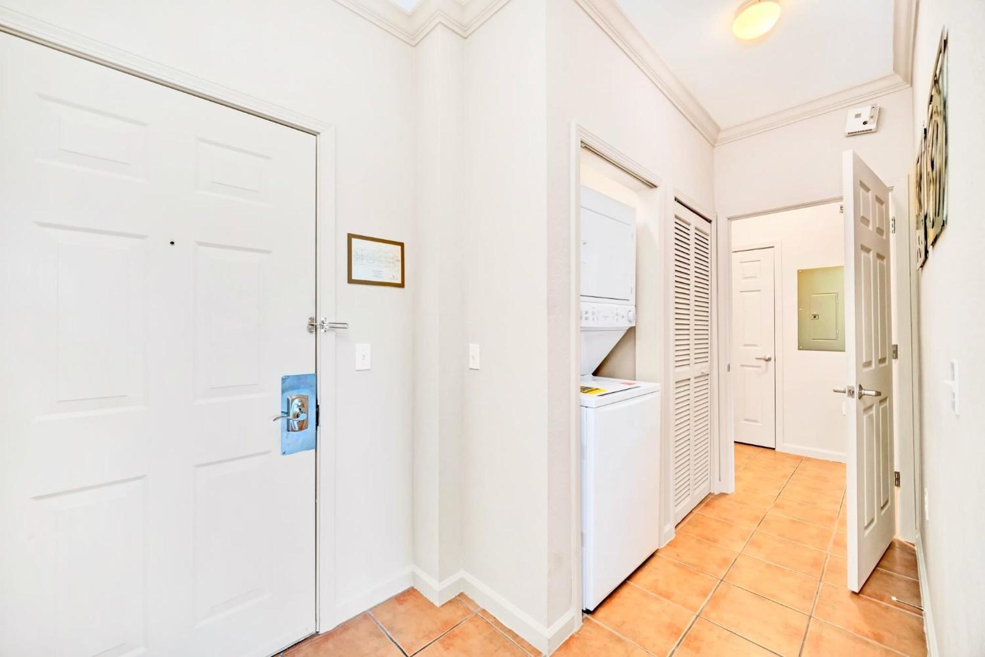 Stunning 2Br Condo With Hot Tub And Pool, Near Disney! Orlando Exterior photo