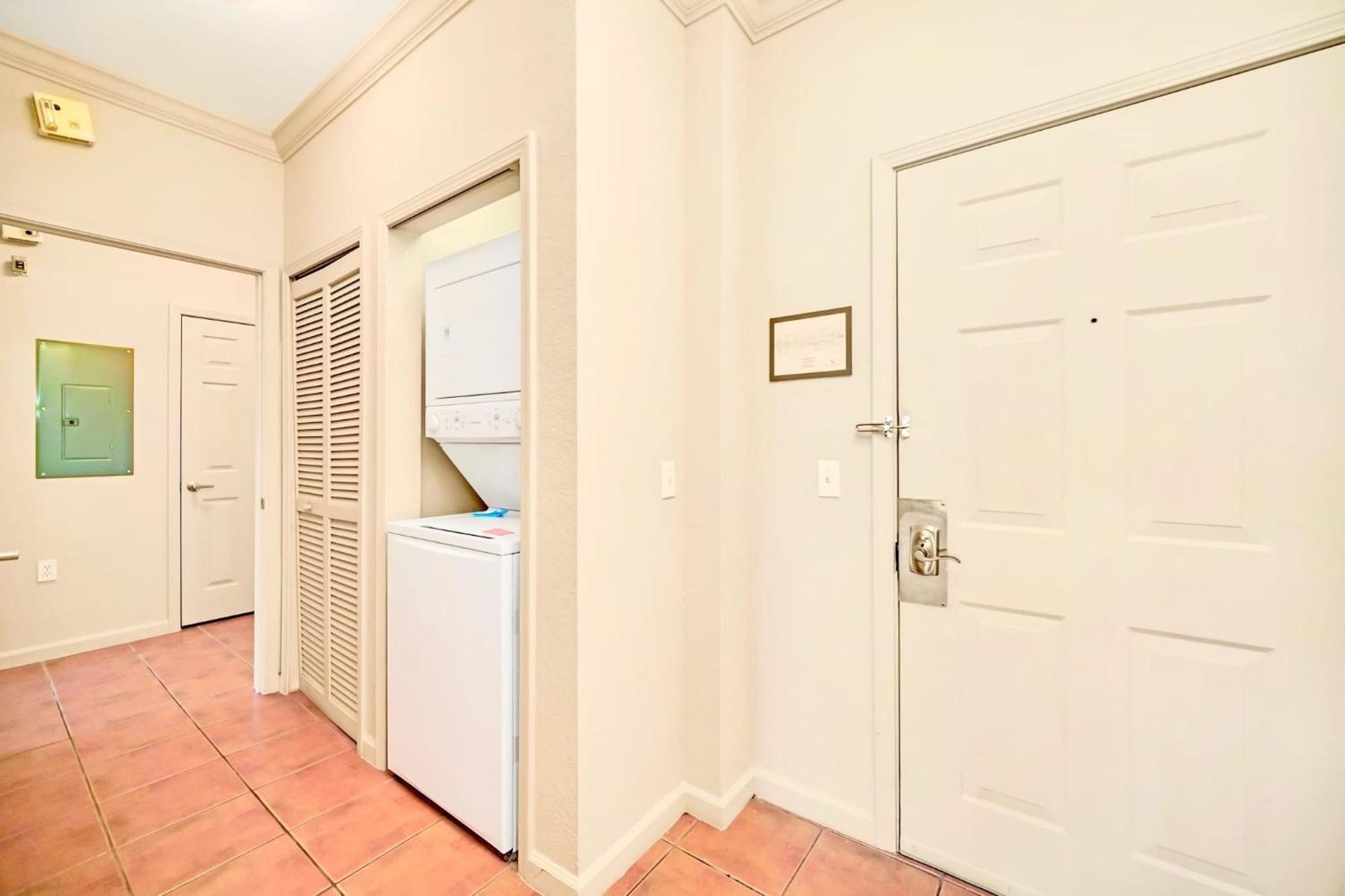 Stunning 2Br Condo With Hot Tub And Pool, Near Disney! Orlando Exterior photo